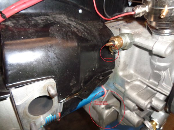 Falsch montierter Öldruckschalter, abgeknickt und nicht angeschlossen