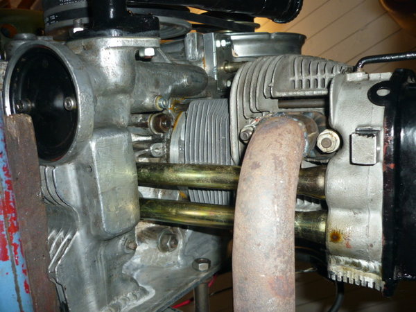 P1080925.JPG (152.22 KiB) 38281 mal betrachtet Ein halber Vogel, auch von unten ;-)