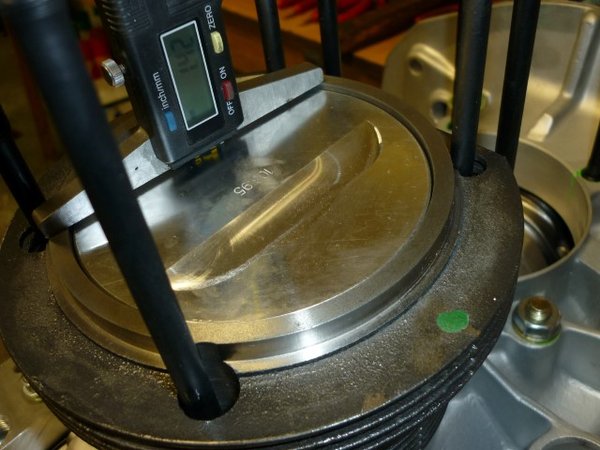 Zylinder montieren und Kolbenüber- bzw Rückstand ermitteln