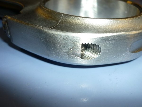 P1110427 (Small).JPG (70.9 KiB) 16585 mal betrachtet Bearbeitetes H-Pleuel für 86mm KW