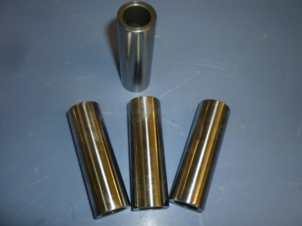 P1110457 (Small).JPG (58.49 KiB) 17738 mal betrachtet Leichte, angefertigte Kolbenbolzen