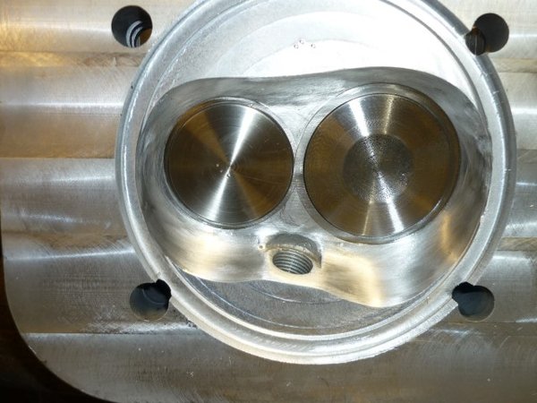 P1110559 (Small).JPG (94.3 KiB) 17725 mal betrachtet umgearbeiteter Brennraum von 56ccm auf 67ccm