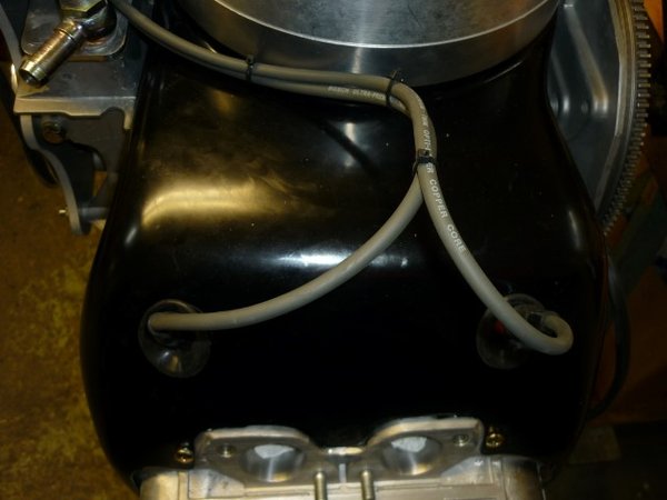 P1110596 (Small).JPG (66.86 KiB) 17722 mal betrachtet Montierte Gebläsehälfte rechts