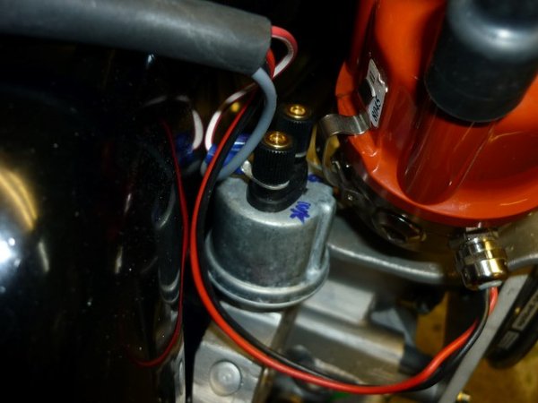 P1110592 (Small).JPG (73.45 KiB) 16917 mal betrachtet Öldruckgeber