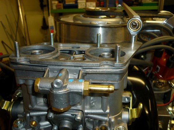 P1110601 (Small).JPG (100.74 KiB) 17719 mal betrachtet Vergaser aufbau links