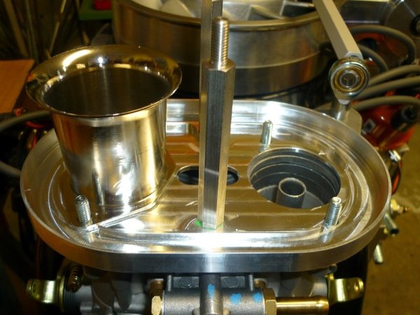 P1110605 (Small).JPG (96.03 KiB) 16914 mal betrachtet Montage der massiven Alugrundplatten für die Billet-Luftfilter